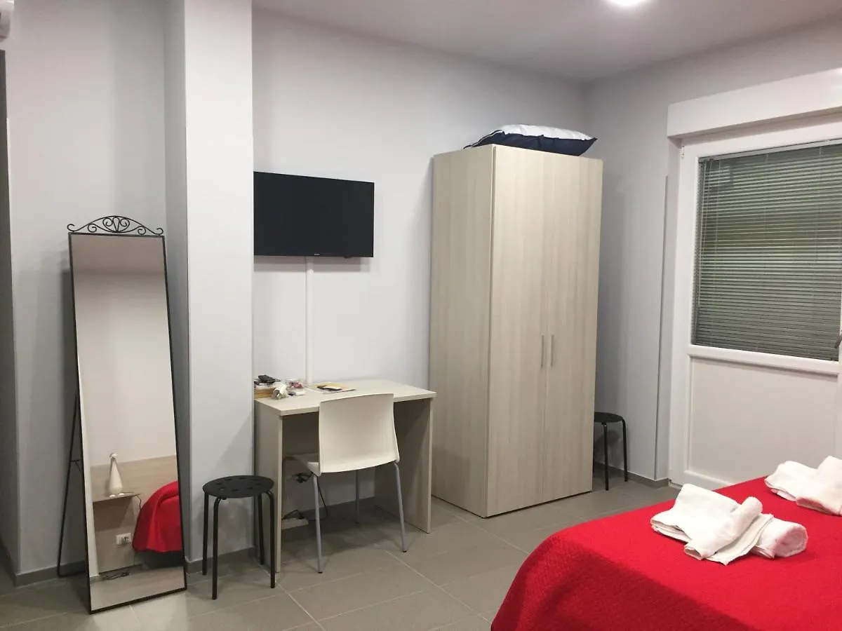 فندق مبيت وإفطار فيتوريا B&B San Francesco Di Paola إيطاليا